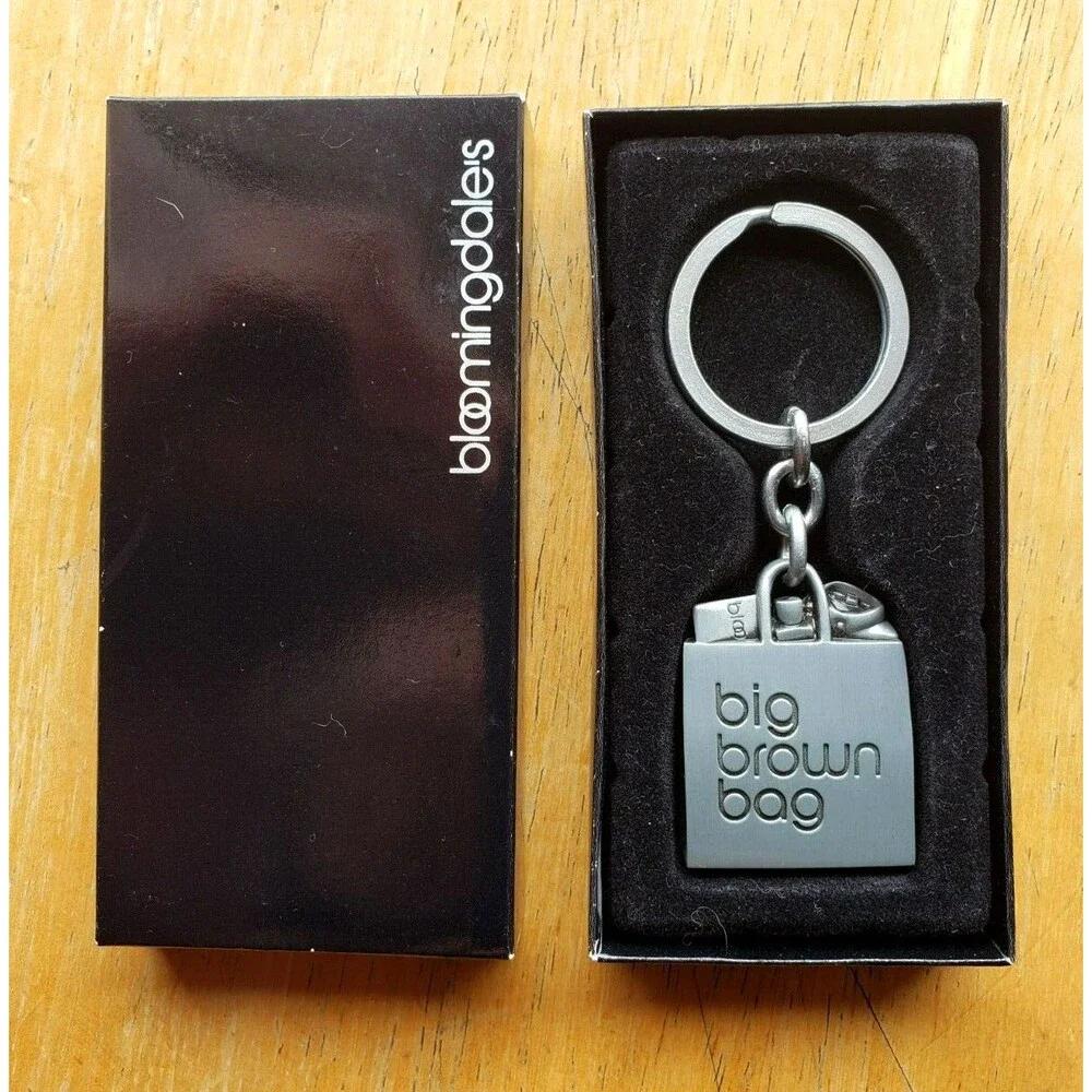 Vintage Bloomindale's Big Brown Bag Pewter KEY RING KEY-CHAIN HOLDER Bloomes NEW